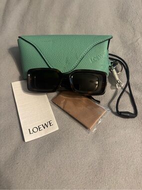 NWOT  Loewe LW40101| tortoise  rectangular sun glasses